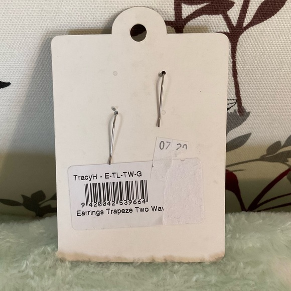 Tracy H handmade resin earrings $10 💙 - Picture 3 of 5